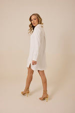 Chemise Clarice Off White — pose