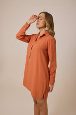 Chemise Clarice Laranja Topázio — detalhe