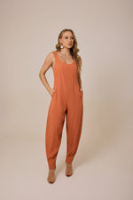 Macacão Mirela Laranja Topázio — look