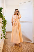 Saia Gabi Coral — frente (com Camisa Helo)
