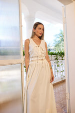 Blusa Dora Off White — pose (com Saia Gabi)