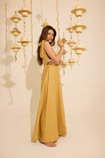 Vestido Melina Banoffee — pose